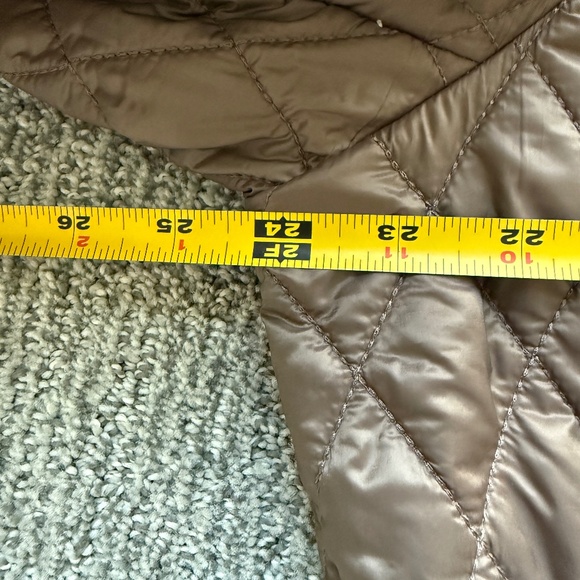 Men's Burberry Brit Russell Quilted Jacket w/plaid lining (Olive/Brown color) - Picture 16 of 16